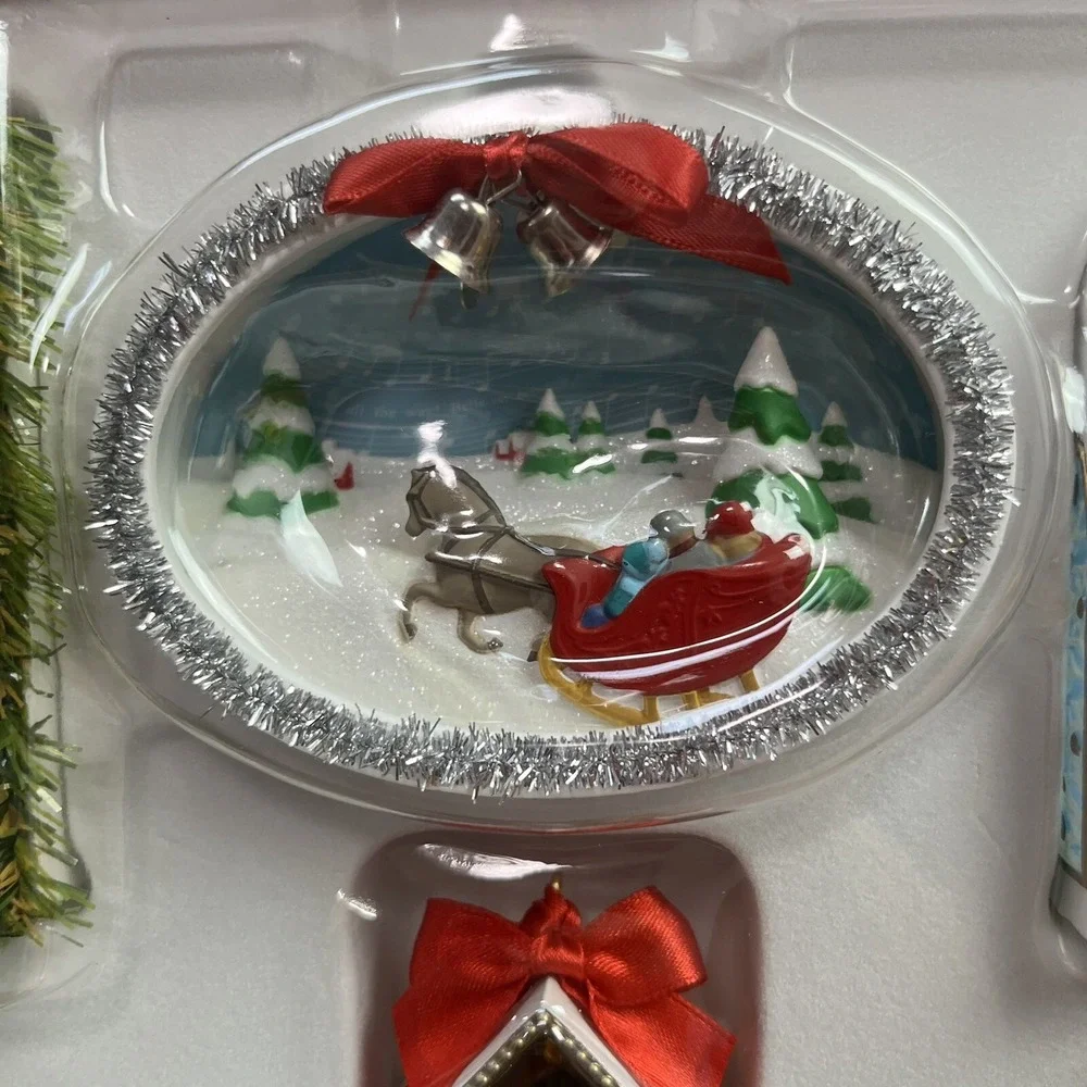 Hallmark Keepsake Ornament Club 2018 Songs of The Season Set‎